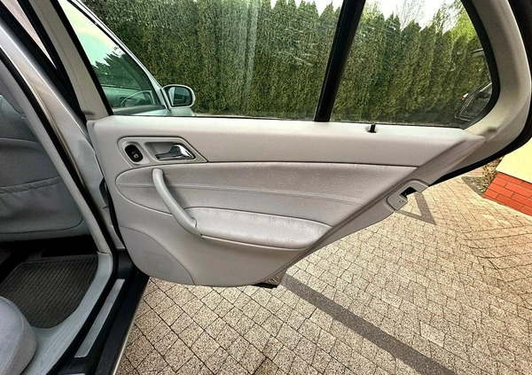Mercedes-Benz Klasa C cena 13900 przebieg: 159000, rok produkcji 2001 z Wrocław małe 277